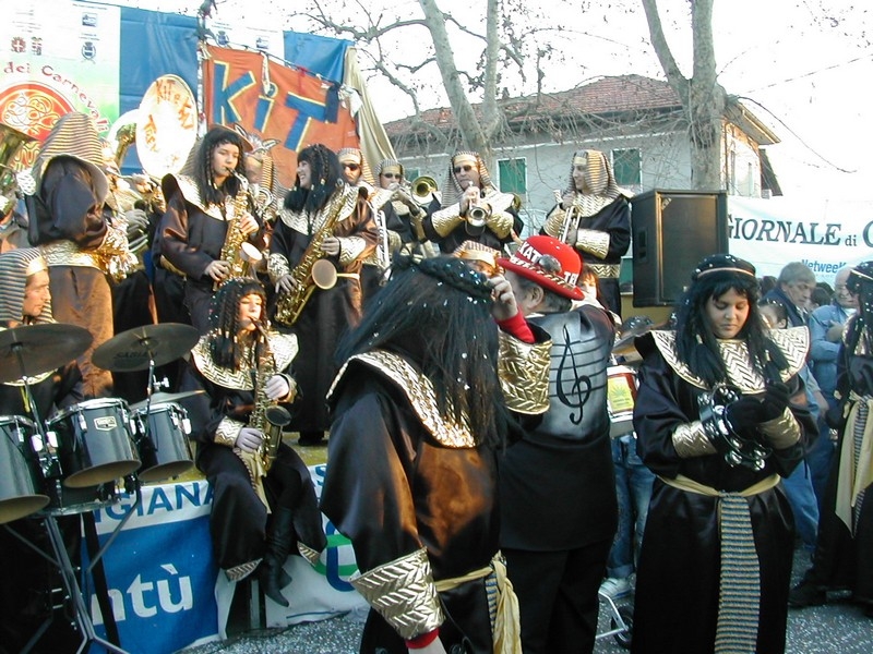 lurate_caccivio_corteo_08 (21).jpg